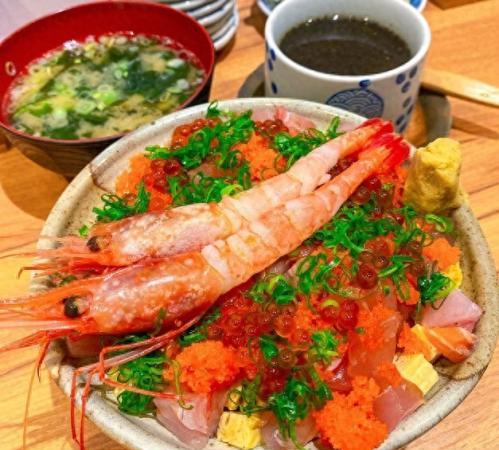 平價份量大，中壢美食CP值超高！浮誇海鮮丼飯，想吃？請先排隊 post thumbnail image